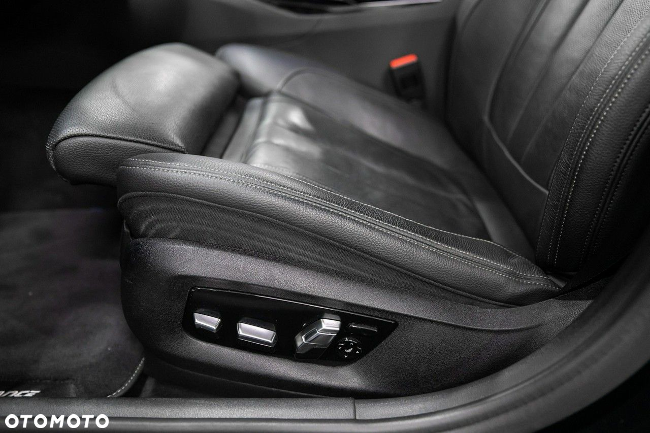 BMW Seria 5 M550d xDrive - 32