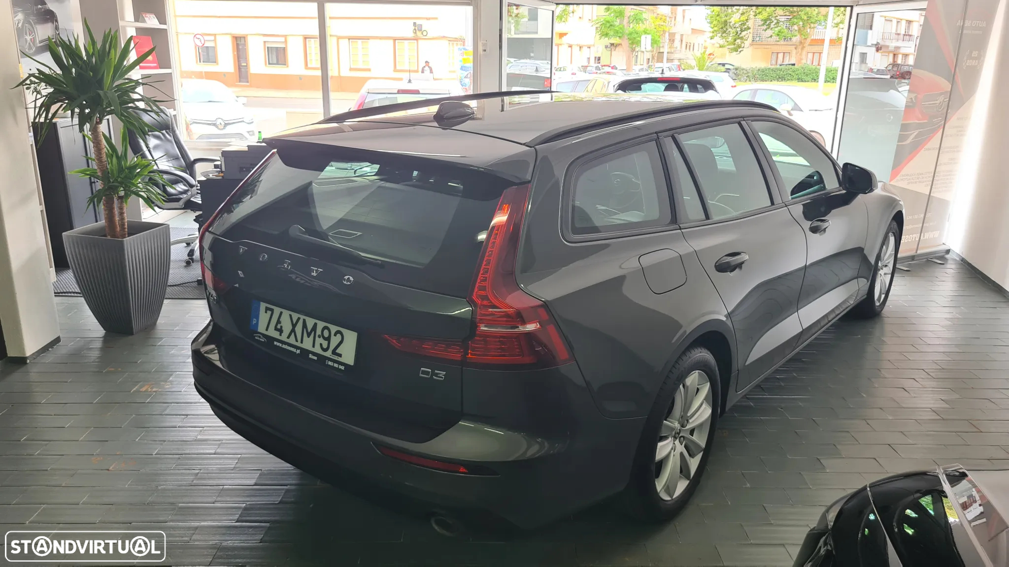 Volvo V60 2.0 D3 Momentum - 8