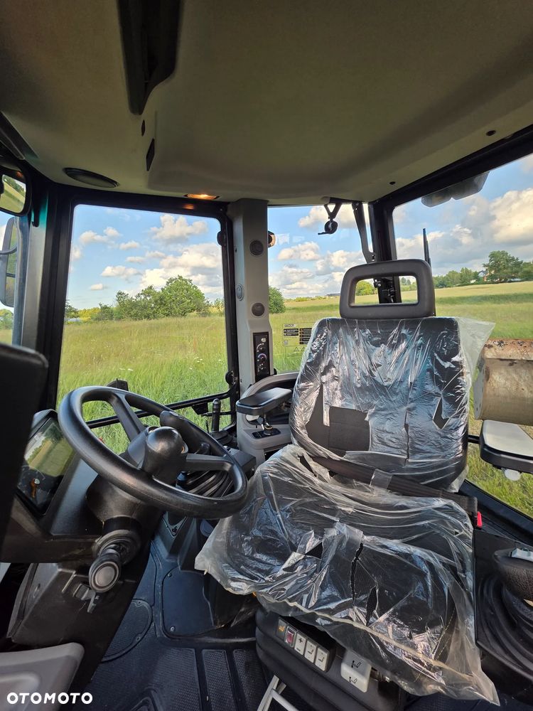 JCB 4 CX PRO AEC - 3