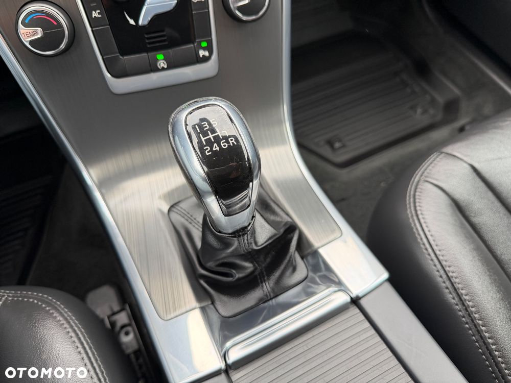 Volvo XC 60 D3 SCR Momentum - 26