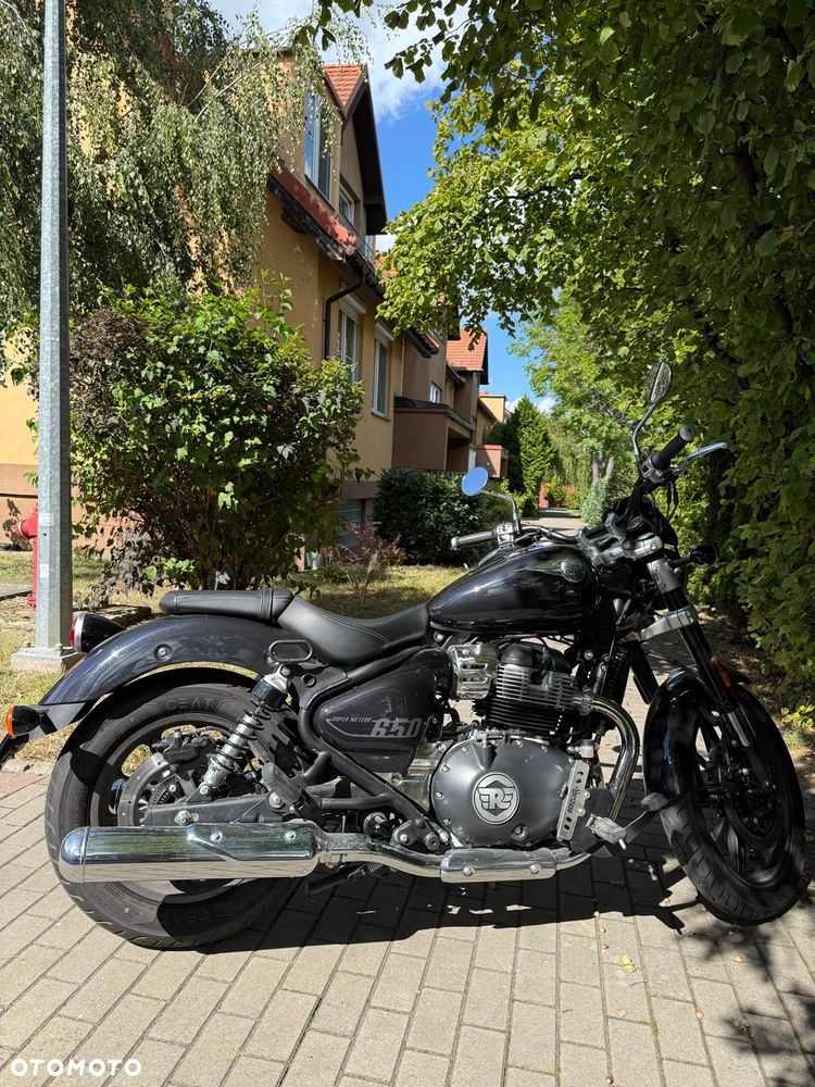 Royal Enfield Super Meteor - 1