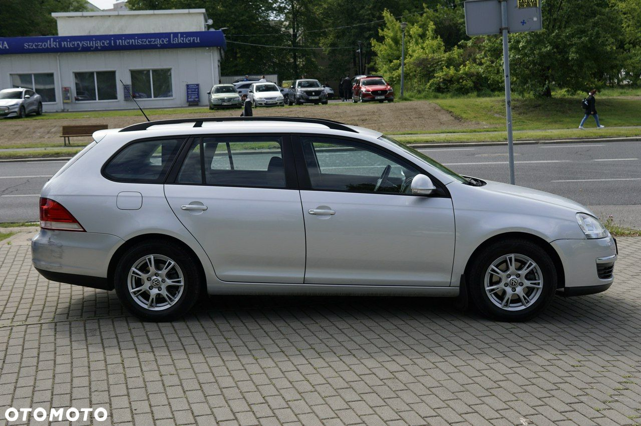 Volkswagen Golf - 8