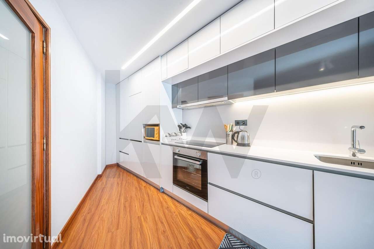 Apartamento T4 em bom estado com varandas amplas em São Vicente, Braga - Grande imagem: 3/28