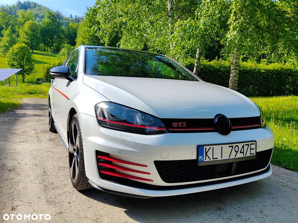 Volkswagen Golf - 8