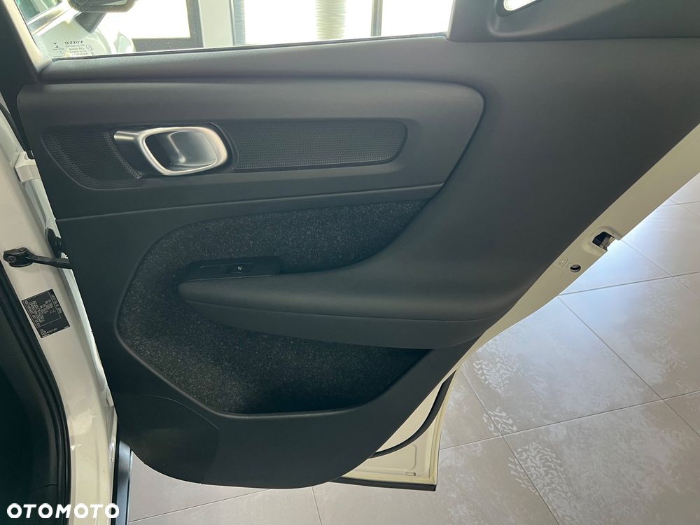Volvo XC 40 - 32
