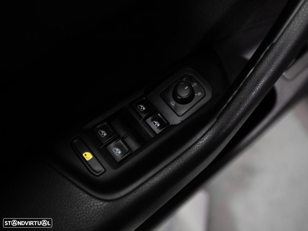 VW Passat Variant 1.6 TDI Confortline - 13