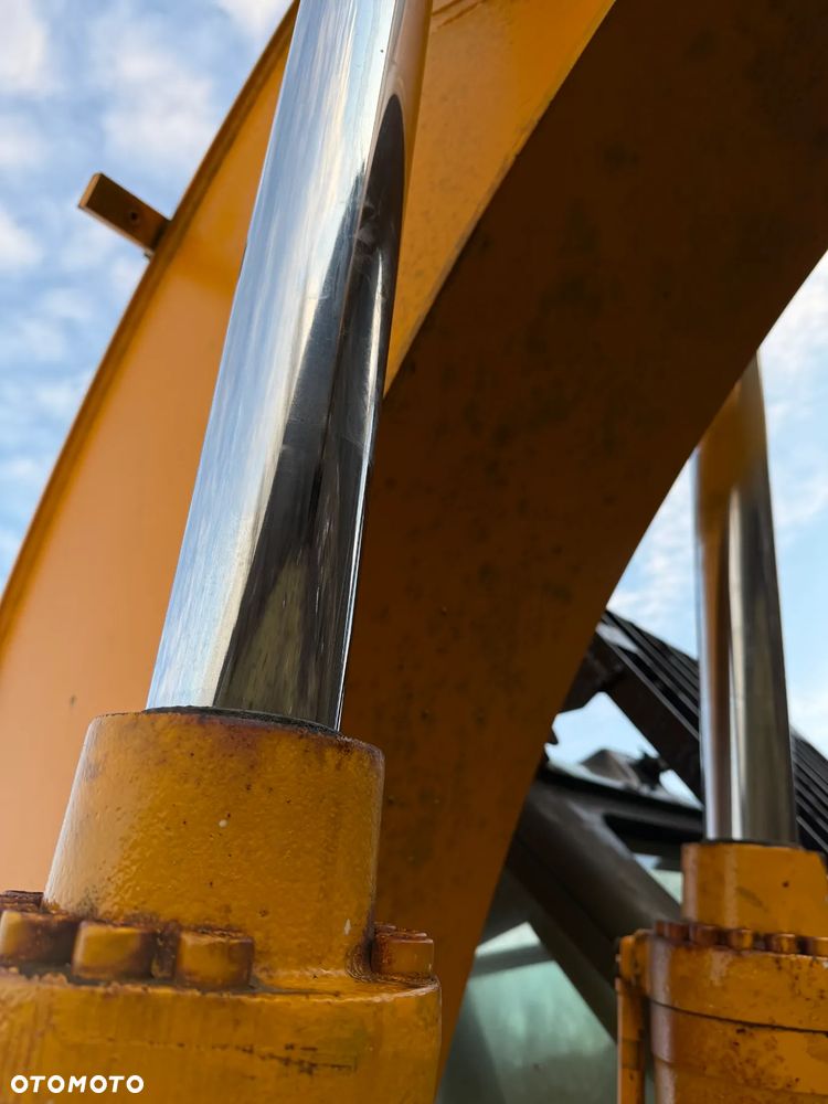 JCB JS130W Koparka Kołowa 13ton z Łapami podporami Hydr.! Najlepszy niezawodny Silnik ISUZU 105 KM. Długie ramię PLUS. Sprowadzona z Norwegii Pracowała przy śmieciach! ZADBANA bez luzów i wycieków! KLIMA. Zamki na tłokach. Potężna moc! Okazja TANIO! - 15