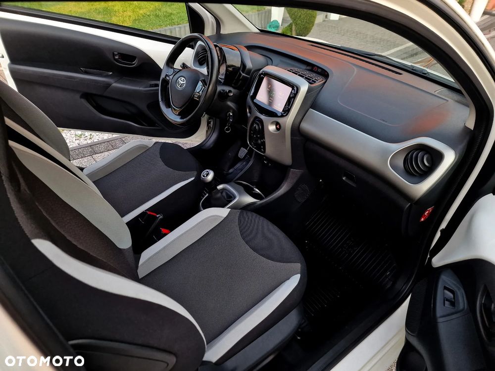 Toyota Aygo x-play - 5