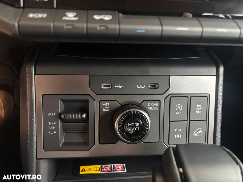 Toyota Hilux 2.8D MHEV Double Cab 6AT AWD Style - 29
