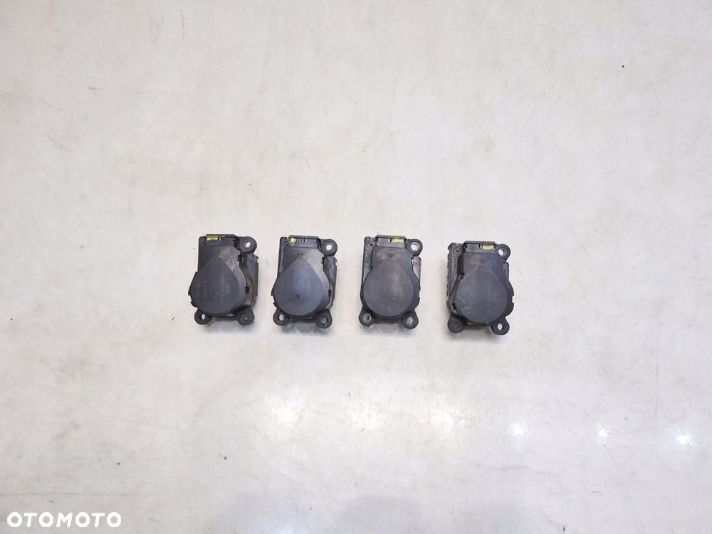 SILNICZEK NAGRZEWNICY RENAULT LATITUDE EAI256 V8384001 - 2