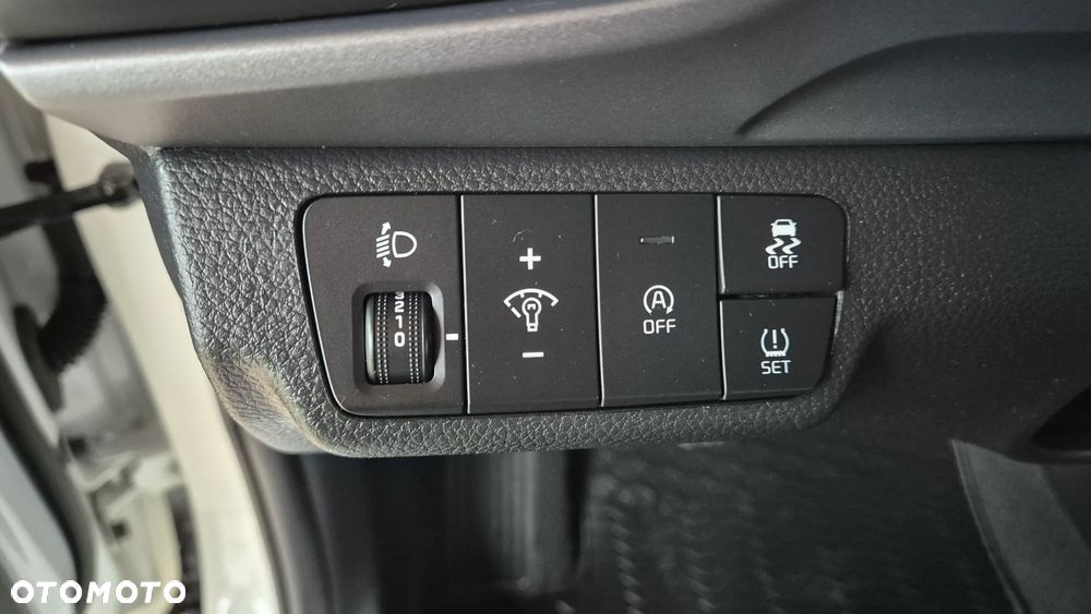 Kia Stonic 1.2 L - 11