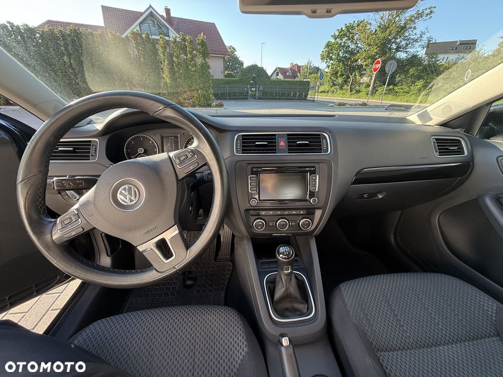 Volkswagen Jetta 1.6 TDI Comfortline - 14
