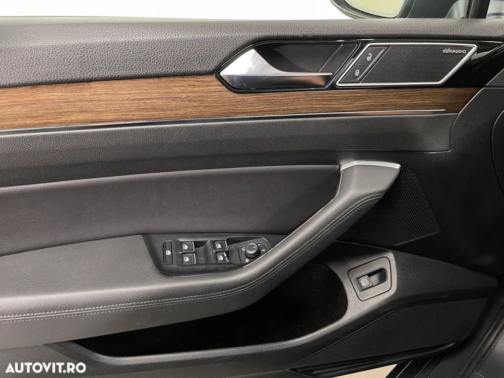Volkswagen Passat 2.0 TDI DSG Highline - 28