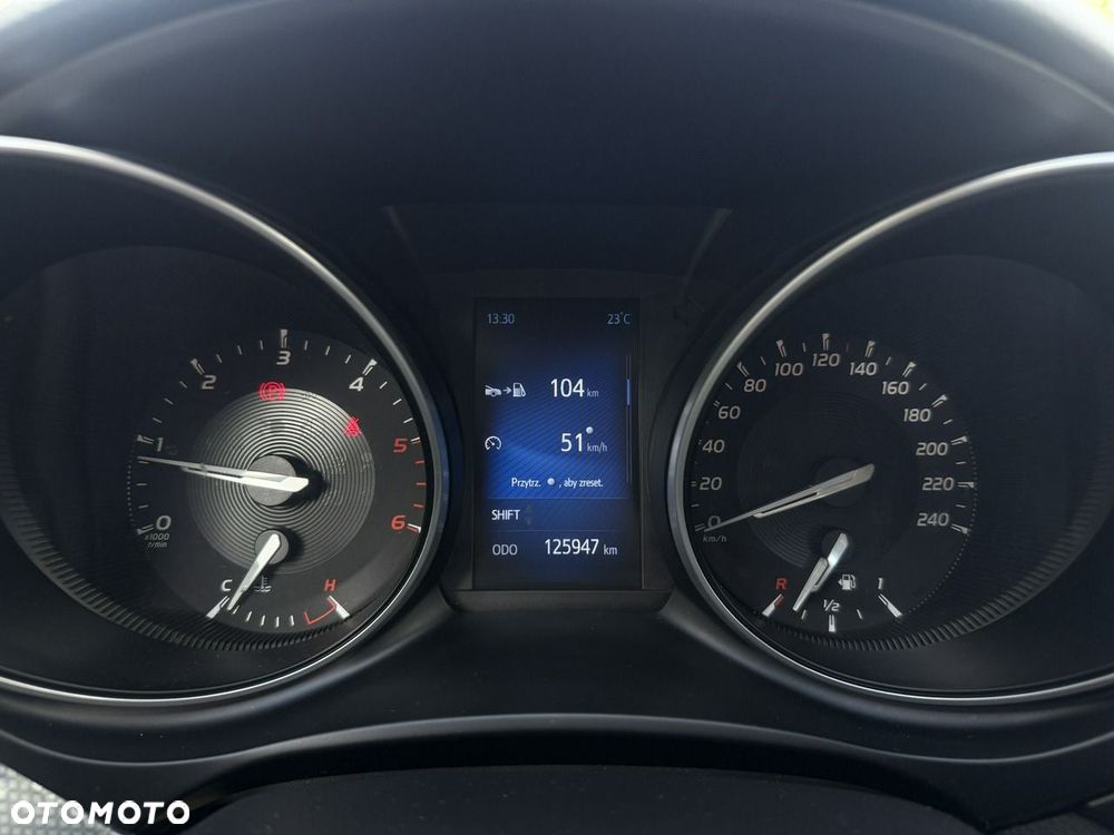 Toyota Avensis - 20