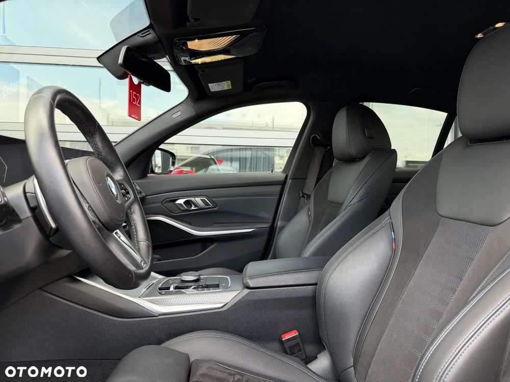 BMW Seria 3 320d xDrive M Sport Sport - 24