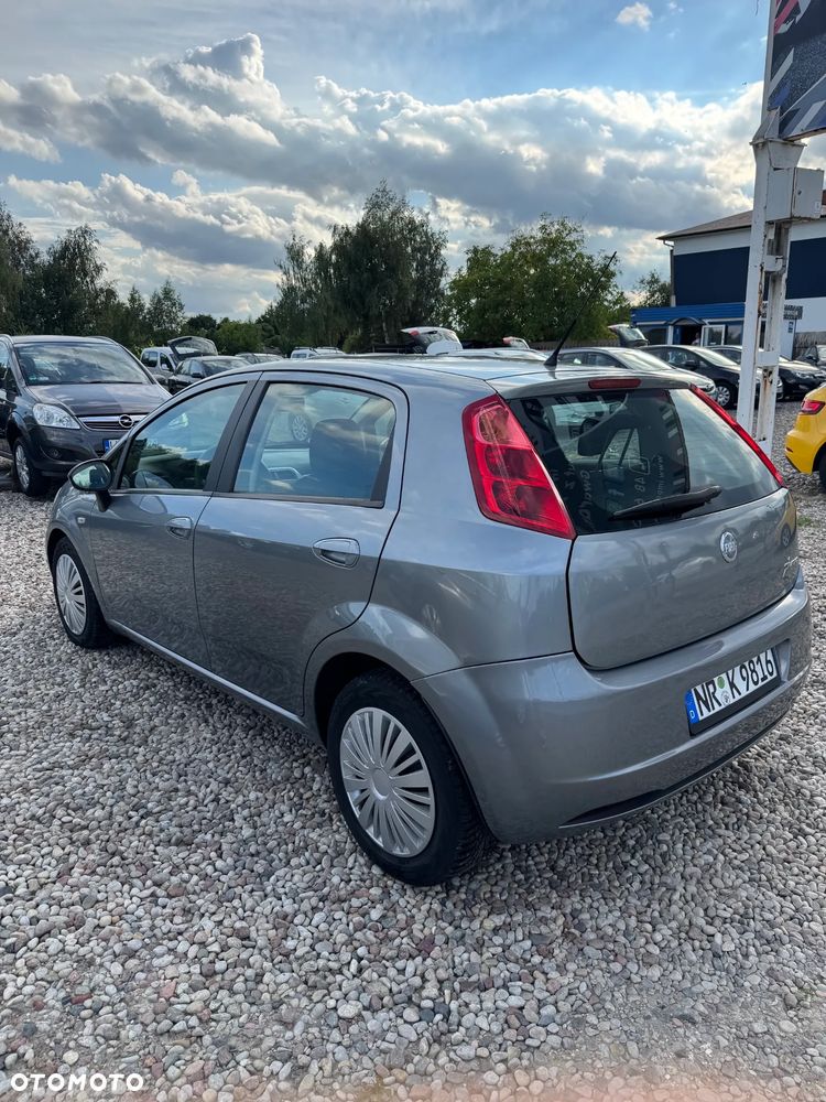 Fiat Punto 1.4 16V Emotion - 4