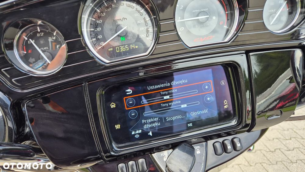 Harley-Davidson CVO Street Glide - 15