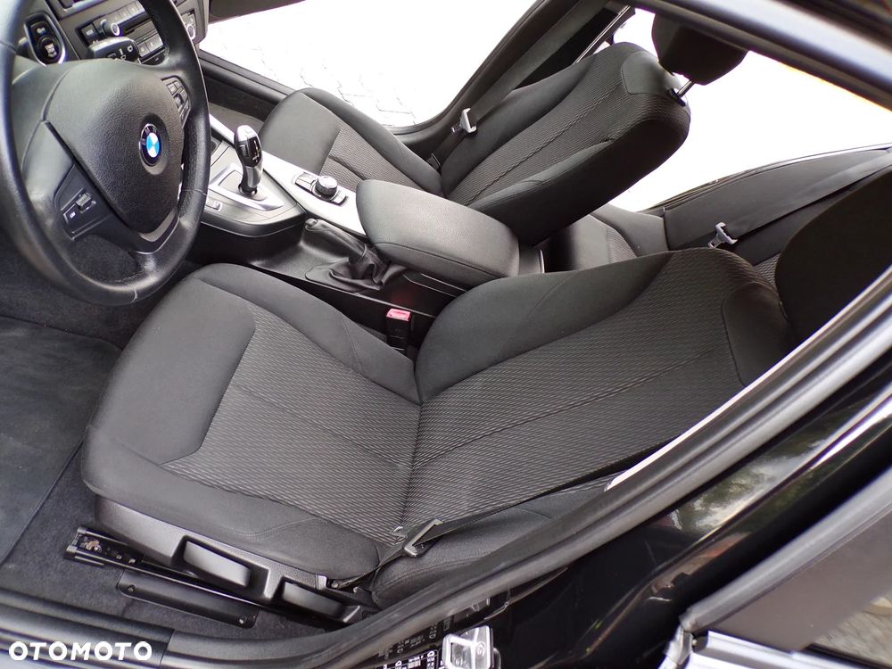 BMW Seria 1 116i - 23