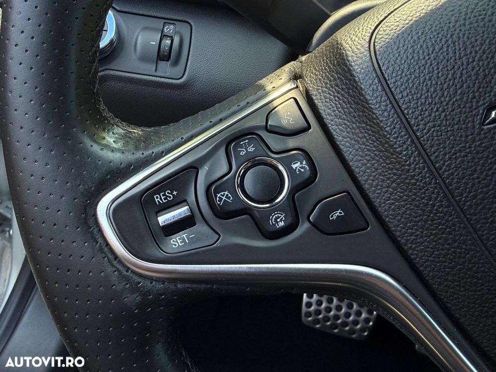 Opel Insignia - 19