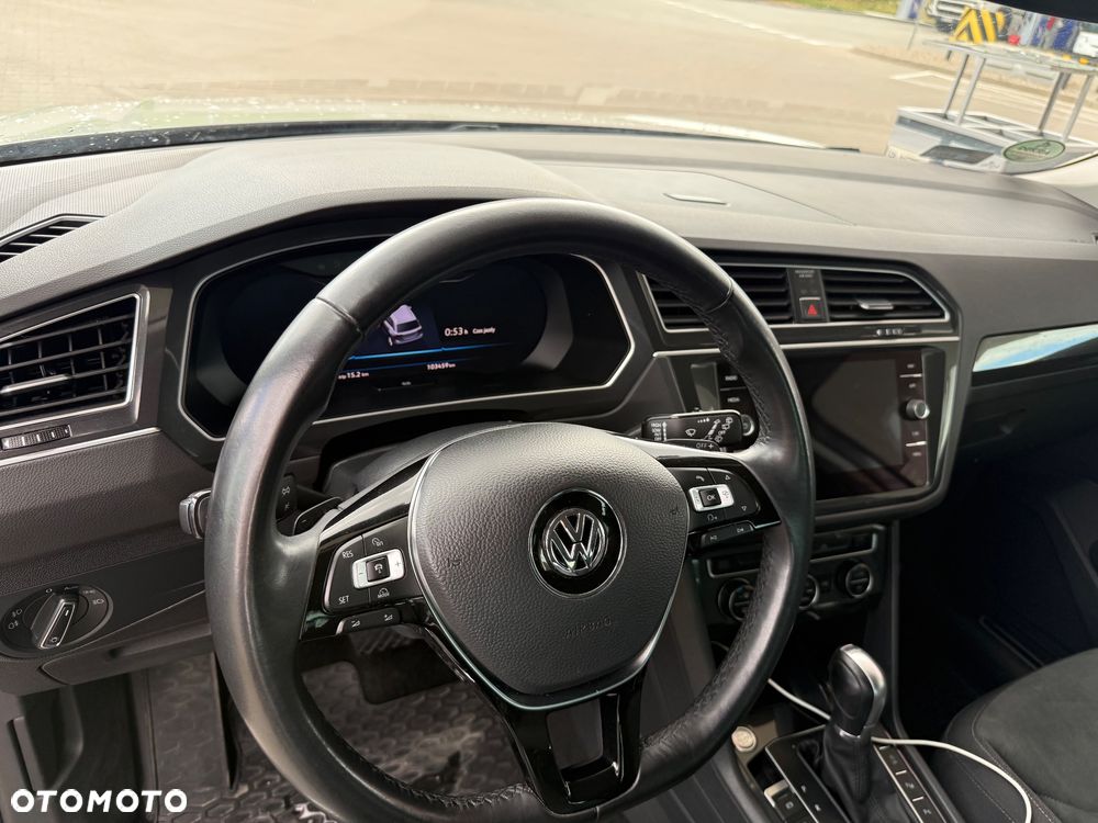 Volkswagen Tiguan - 19