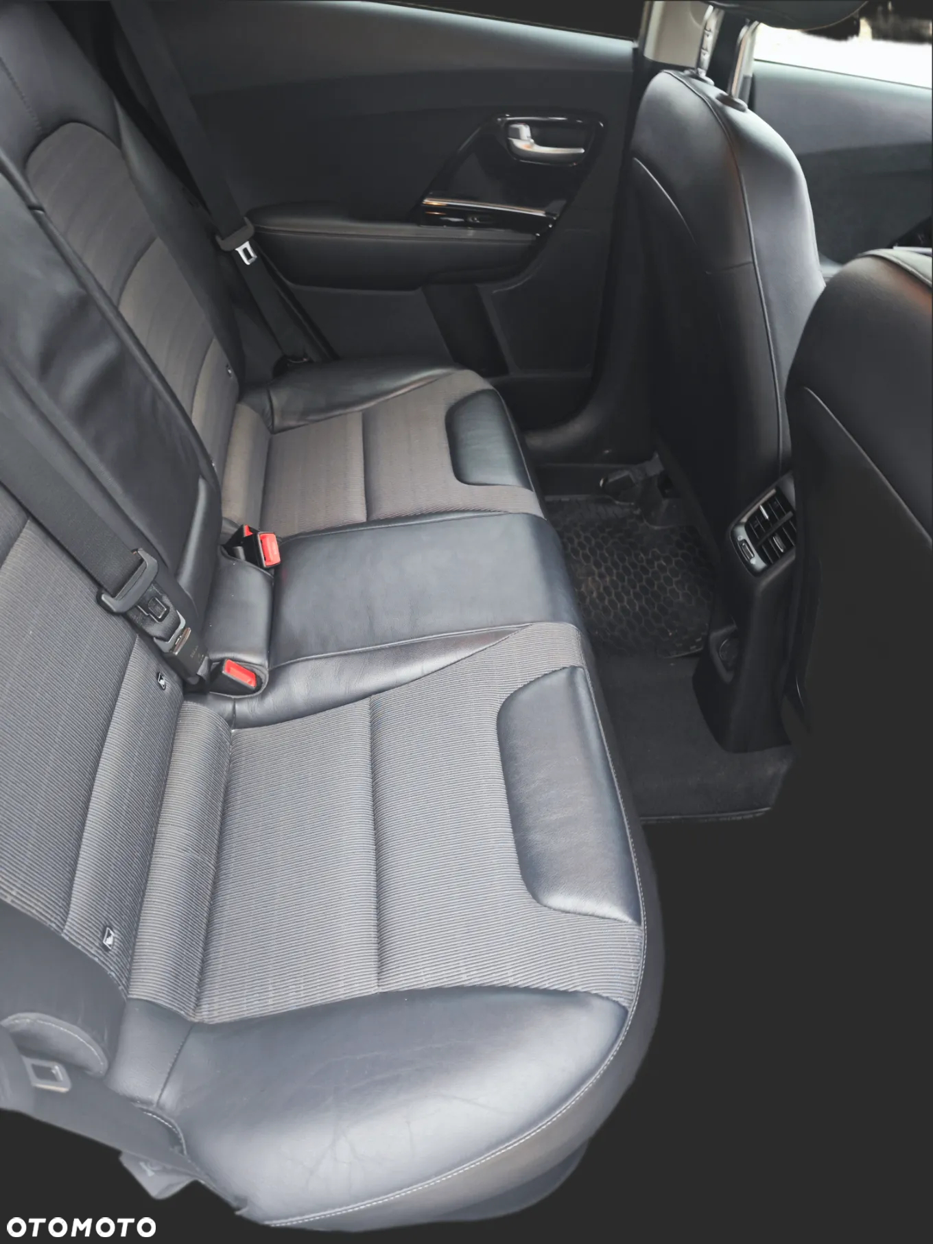 Kia Niro 1.6 GDI Hybrid L - 13