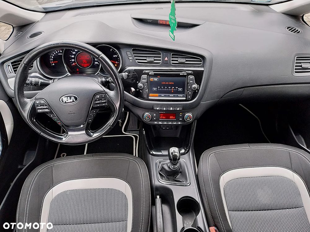 Kia Ceed 1.4 CVVT Dream Team Edition - 6