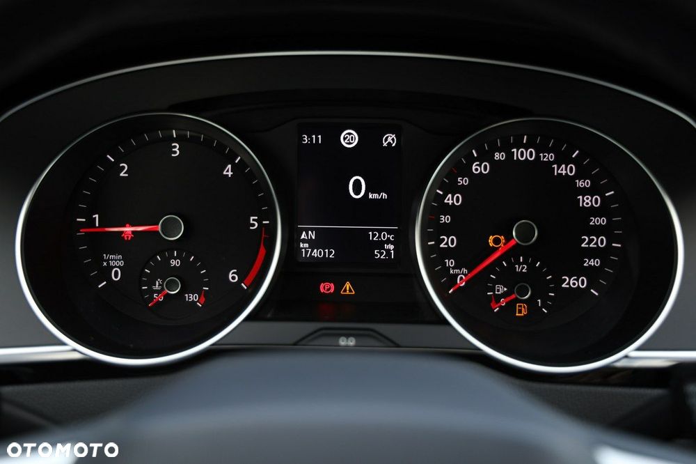 Volkswagen Passat - 15