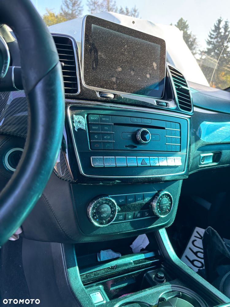 Mercedes-Benz GLE - 36