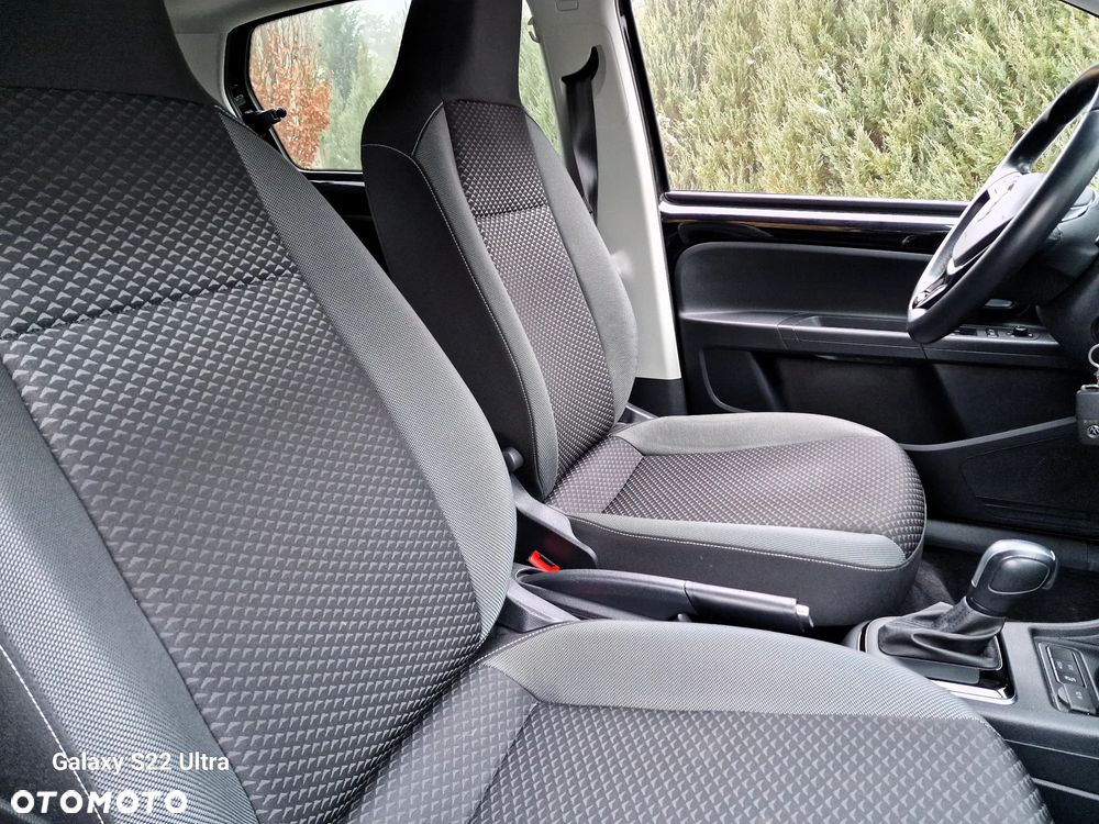 Volkswagen up! e-up - 11