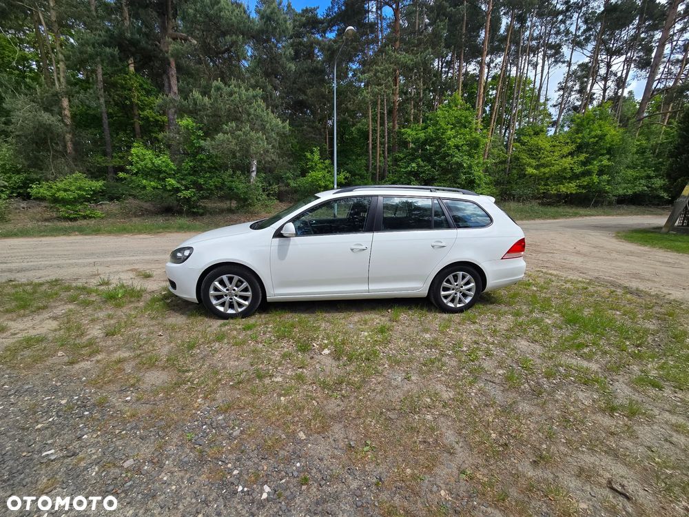Volkswagen Golf 1.6 TDI DPF Highline - 23