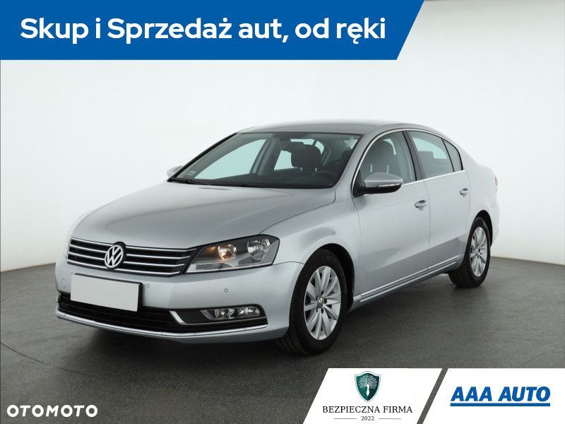 Volkswagen Passat - 2
