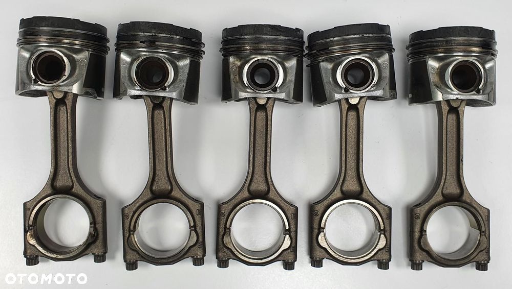 TŁOK KORBOWÓD VOLVO V40 II 2.0 D 81L123 - 7