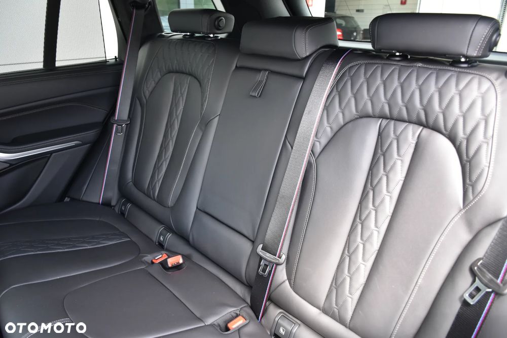 BMW X5 xDrive30d mHEV Individual Edition sport - 27