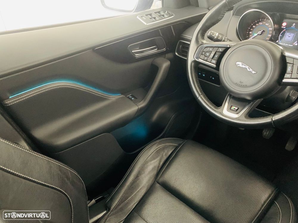 Jaguar F-Pace 2.0 i4D R-Sport AWD - 36