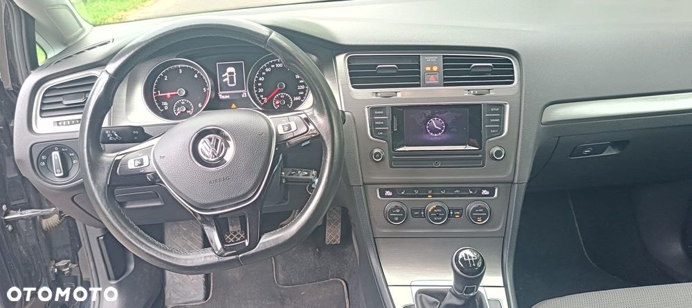 Volkswagen Golf - 8