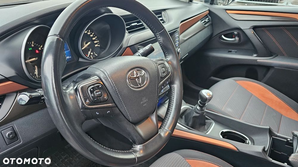 Toyota Avensis 1.8 Premium - 9