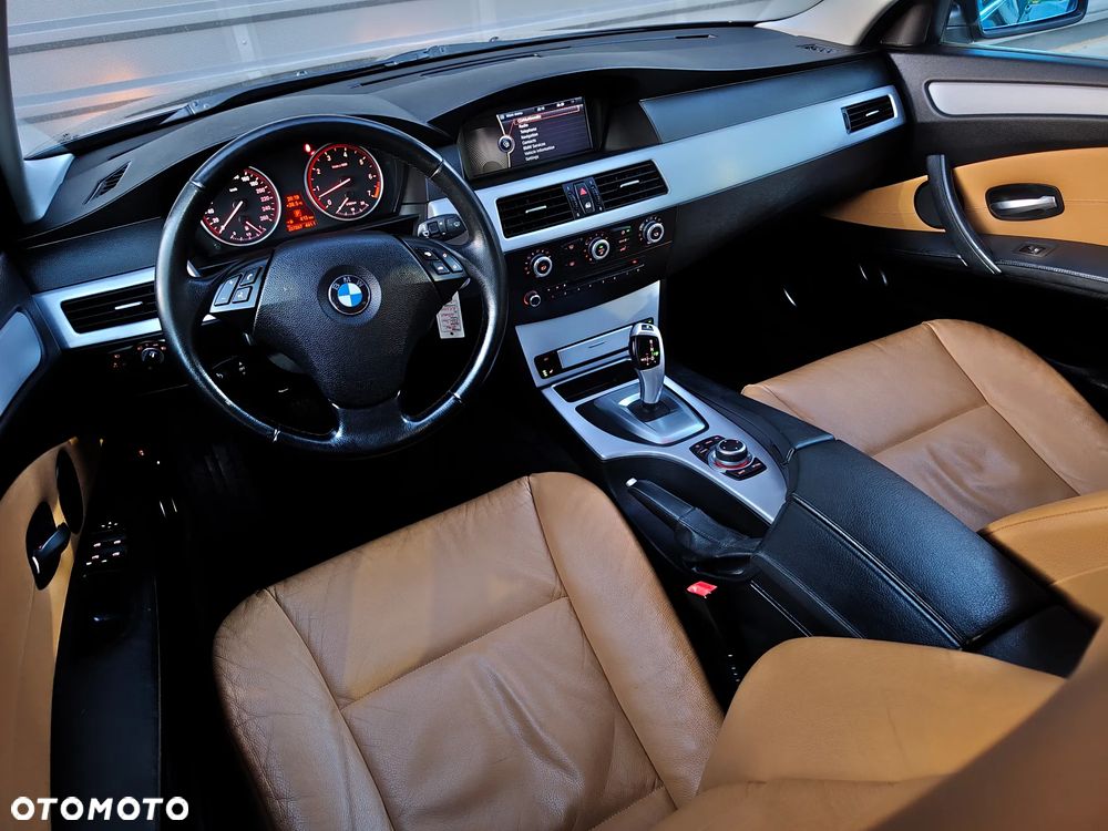 BMW Seria 5 523i Edition Exclusive - 31