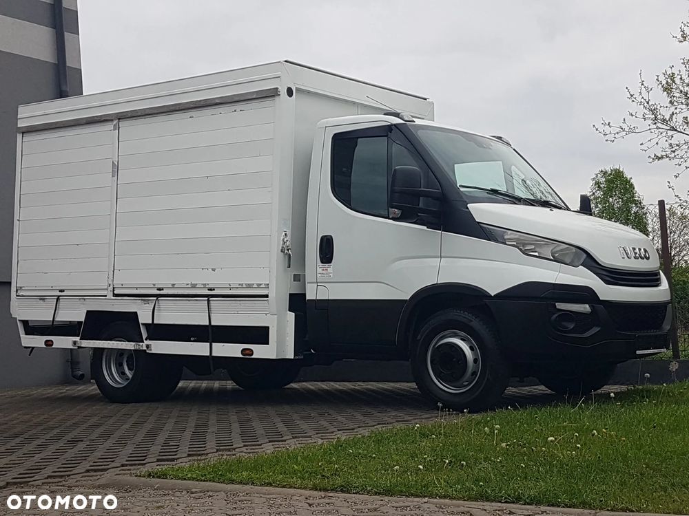 Iveco 70C18 KONTENER ROLETY BOK DO TRANSPORTU WODY 3,23x2,21x1,86 KLIMA DMC 7000KG RAMA PODWOZIE - 30