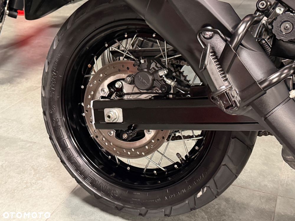 Suzuki V-STROM - 16