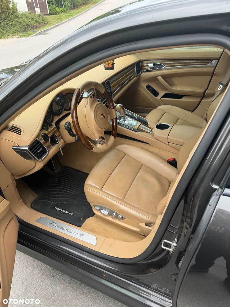 Porsche Panamera - 8