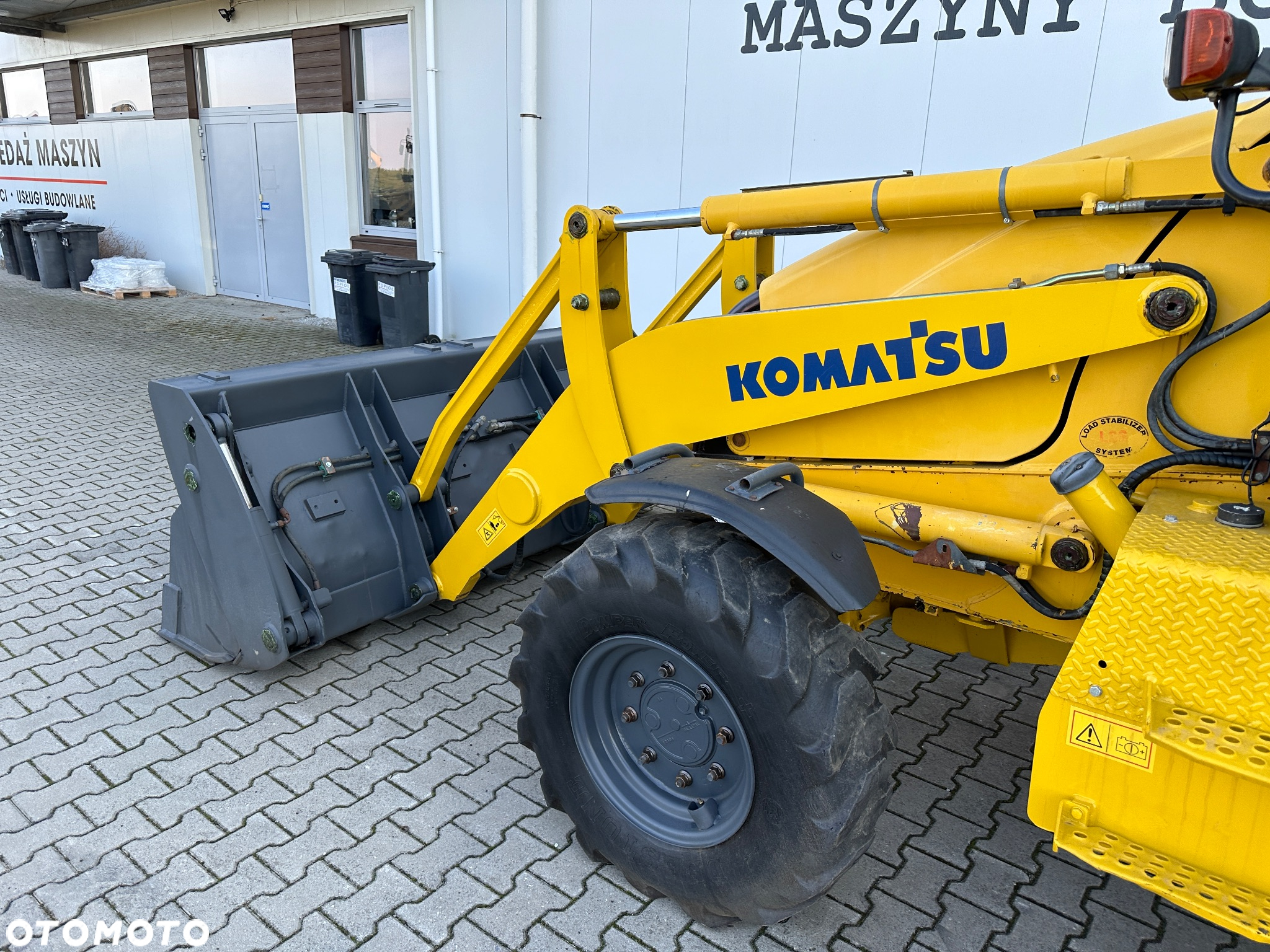 Komatsu WB93R - 15