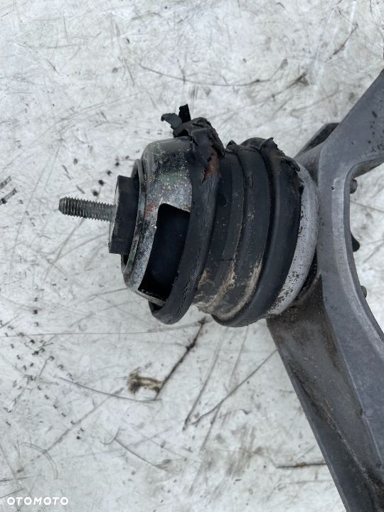 Poduszka silnika łapa prawa Bmw e39 525d 530d - 6