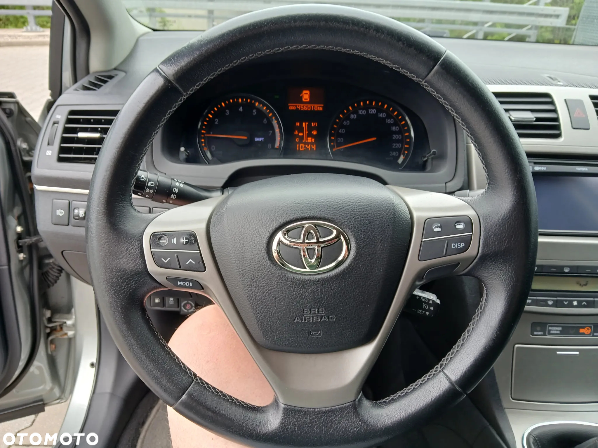 Toyota Avensis 1.8 Premium - 6