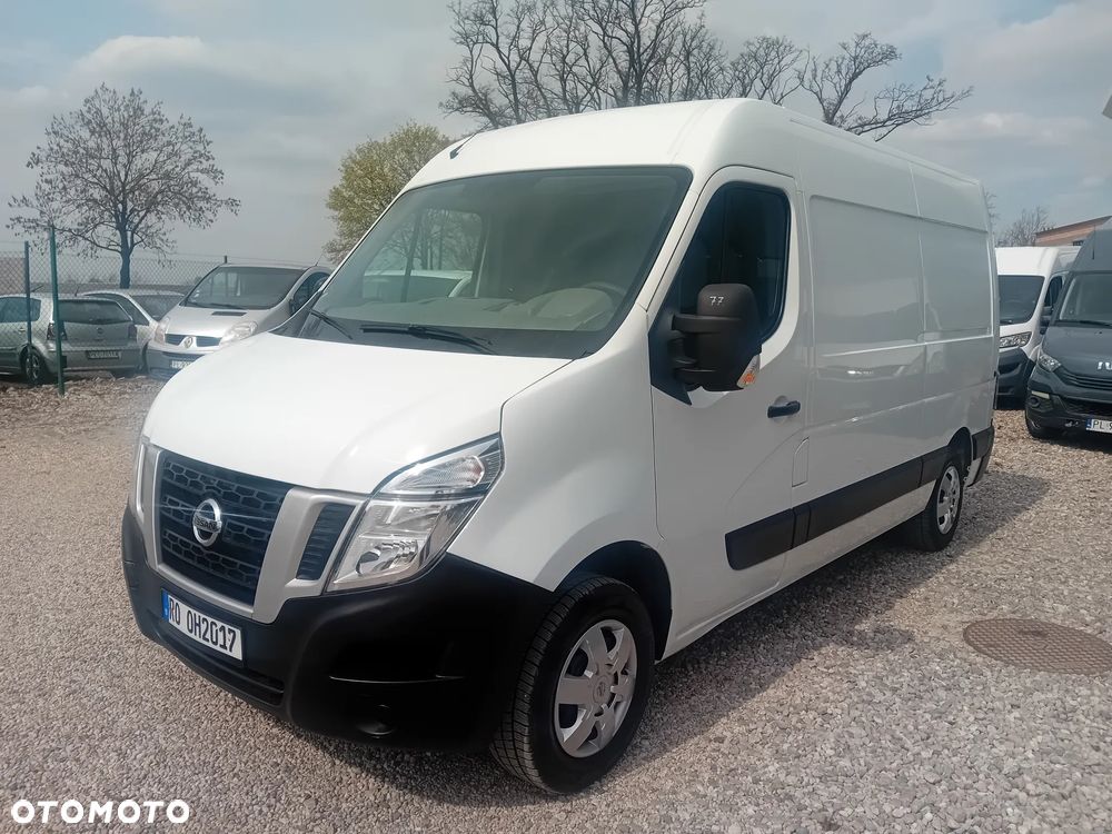 Nissan NV-400 - 1