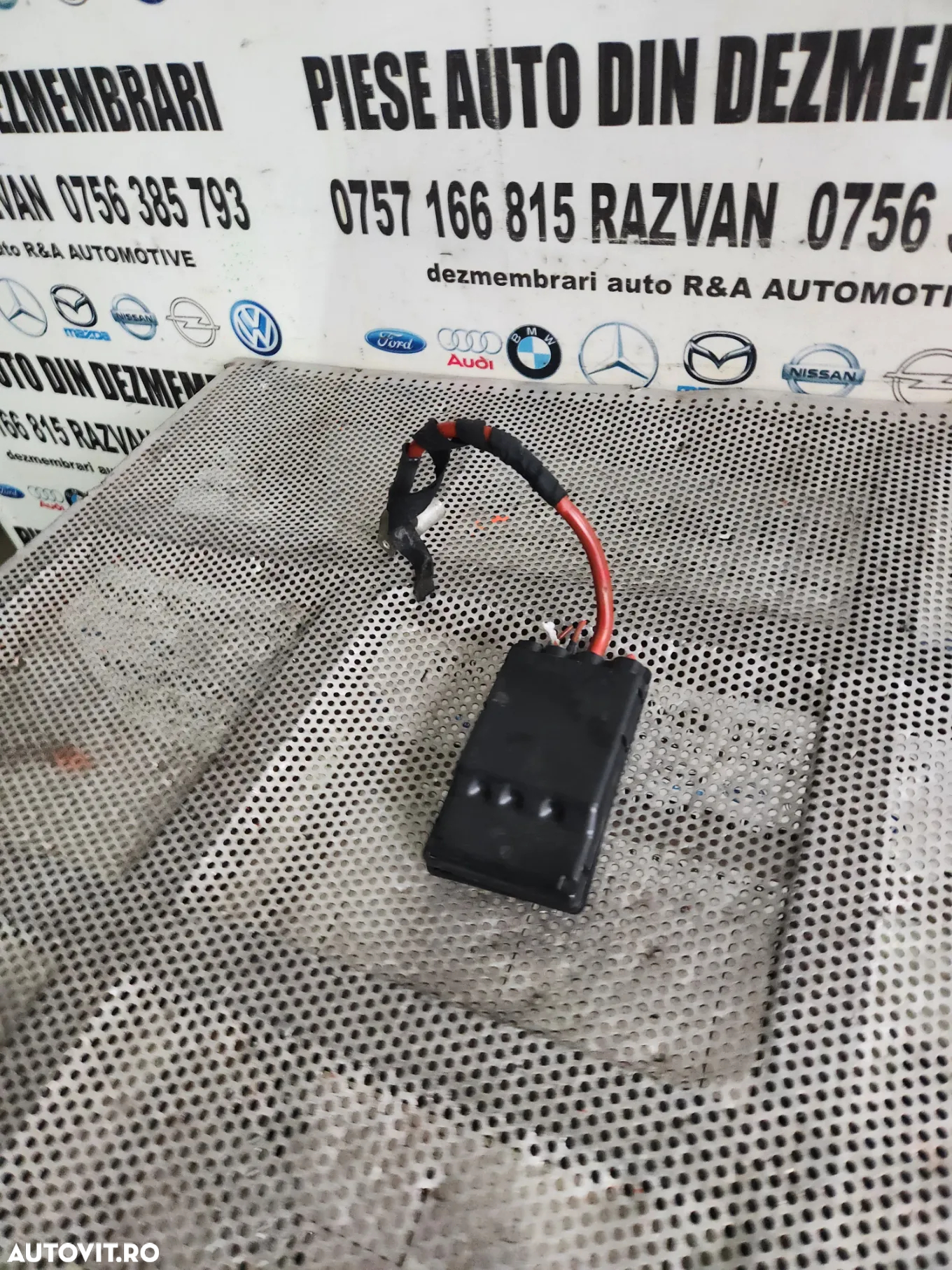 Sigurante Borna Distribuitor Tensiune Bmw X1 F48 X2 F39 Seria 2 F45 F46 Cod  An 2014-2018 - 3