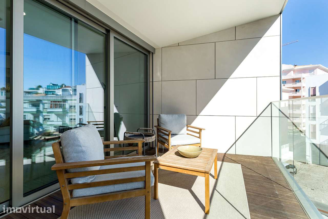 Apartamento T1 com vista mar e dois terraços privados, em Cascais - Grande imagem: 2/37