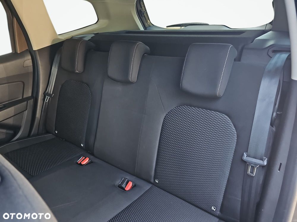 Dacia Duster 1.6 SCe Laureate S&S - 8
