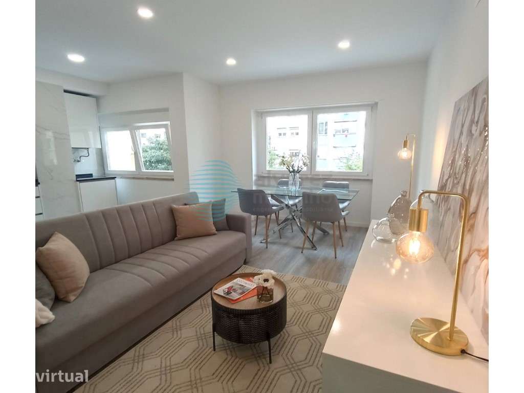 Apartamento T3, em remodelação total, zona de Benfica - Grande imagem: 2/12