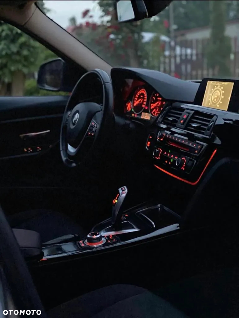 BMW Seria 3 320d - 12