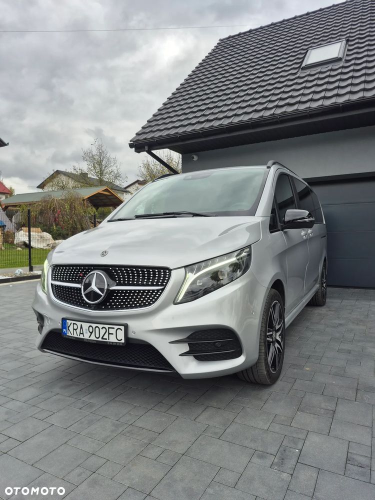 Mercedes-Benz V-Class 2023 photo 2